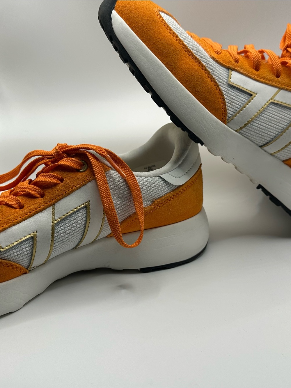 Le Tigre Orange & White Retro Runner with Gold Trim